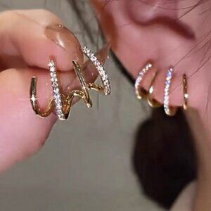 Geometric One-piece Four-claw Design Earrings